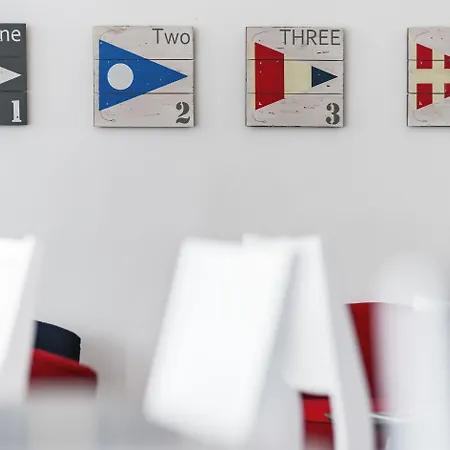 Brit De Paris 2* סן-ז'אן-דה-לוז