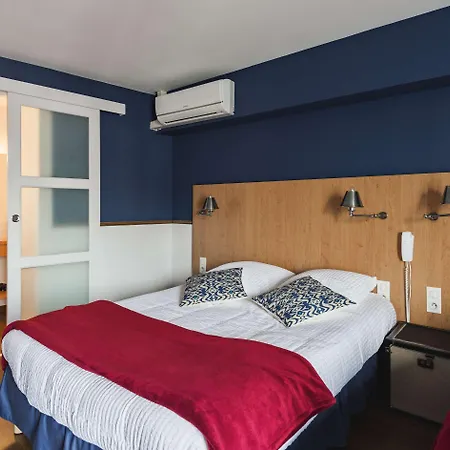 Brit De Paris מלון